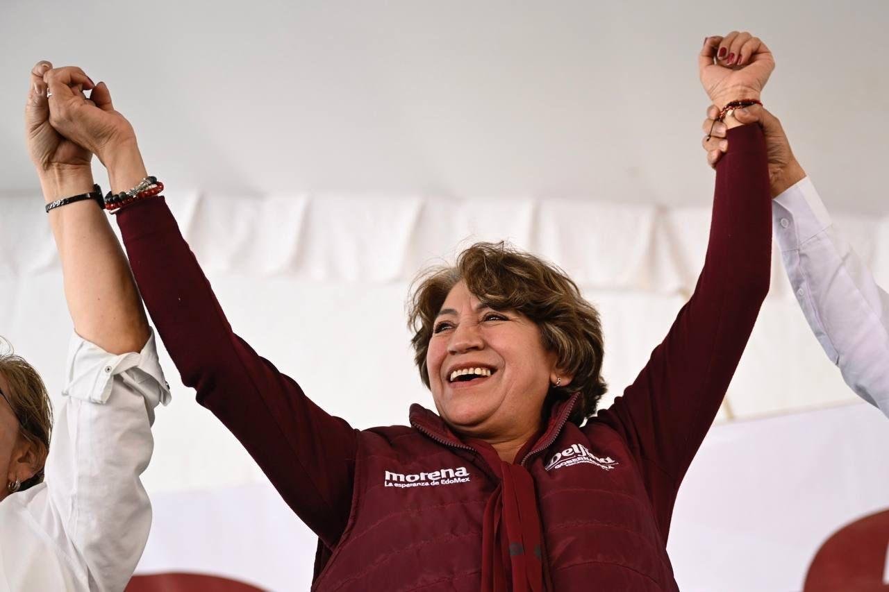 En tres semanas de precampaña, la maestra Delfina Gómez ha visitado más de 25 municipios y ha alcanzado las conciencias de más de 230 mil militantes y simpatizantes de MORENA, llevando hasta ellos la esperanza del cambio para el Estado de México.
